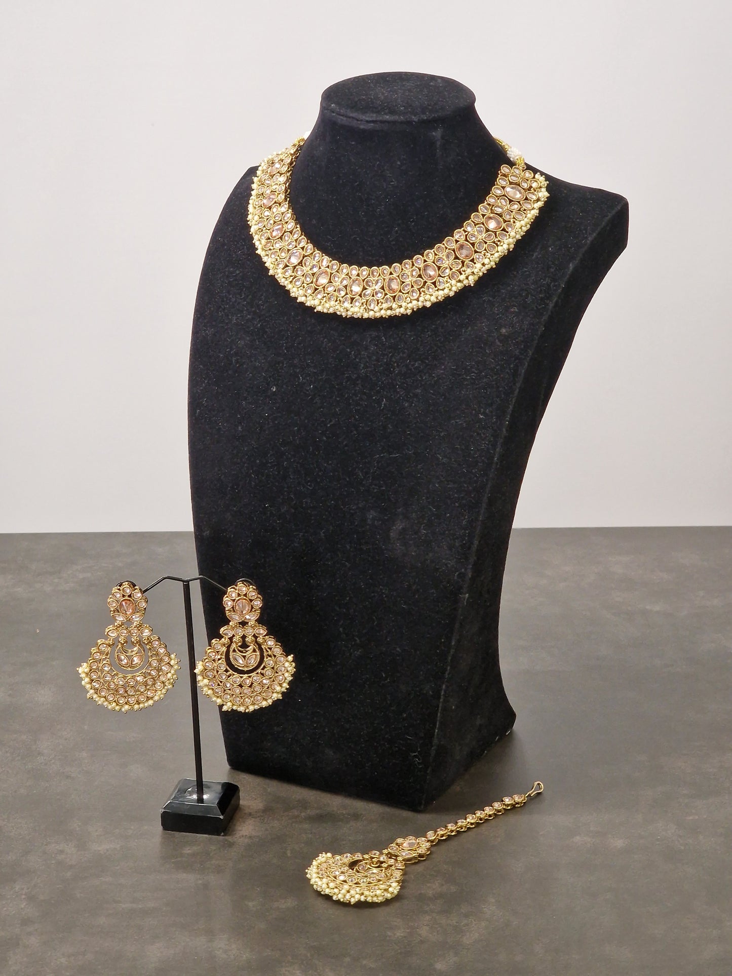Malti - Available in various colours