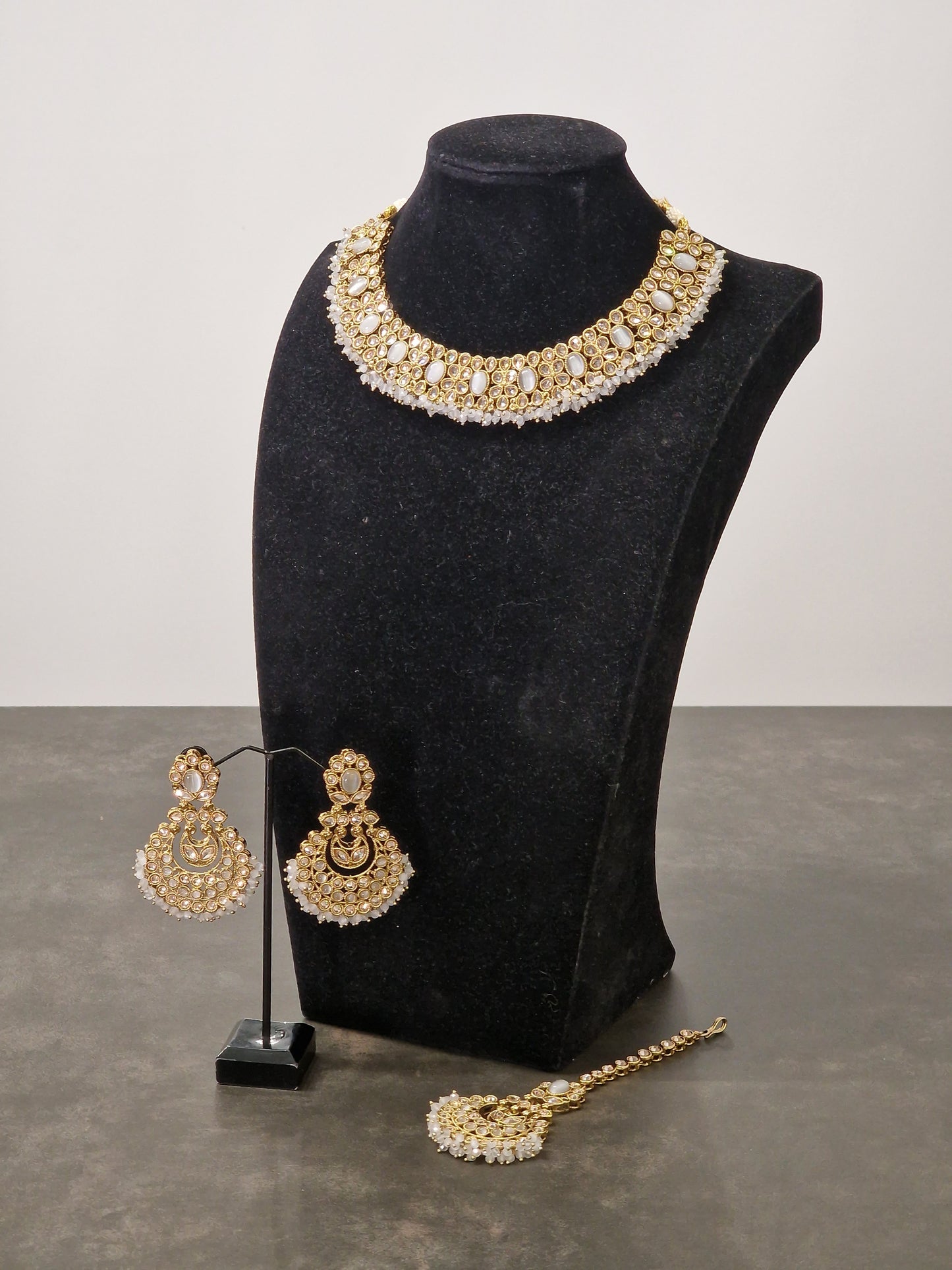 Malti - Available in various colours