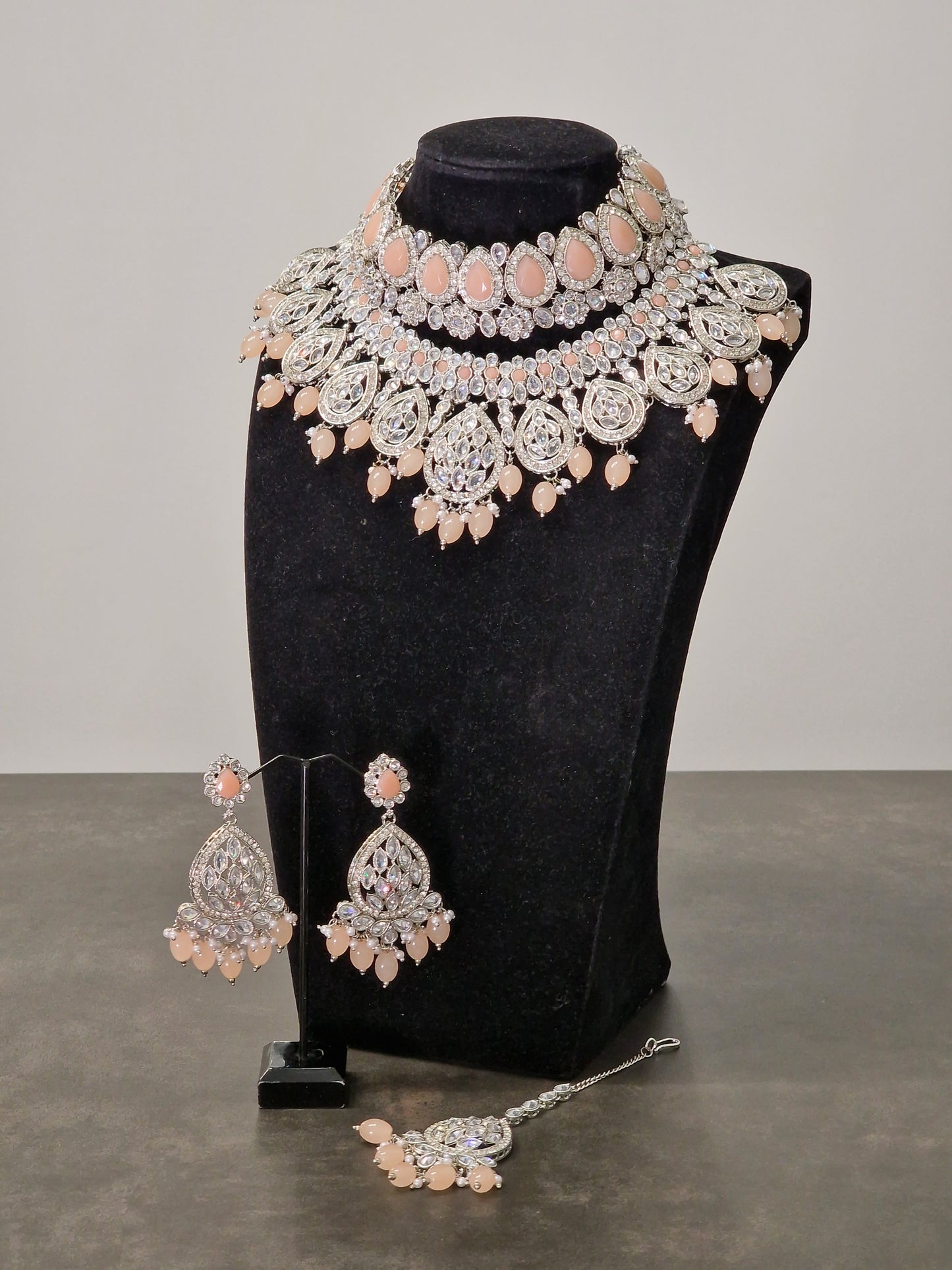 Bani - Available in various colours