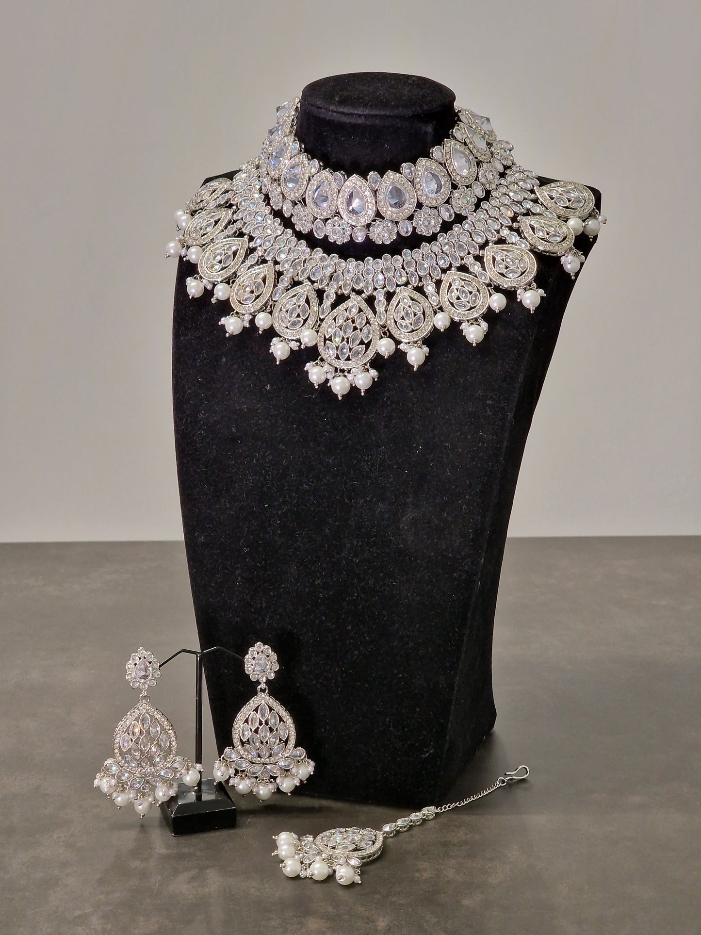 Bani - Available in various colours