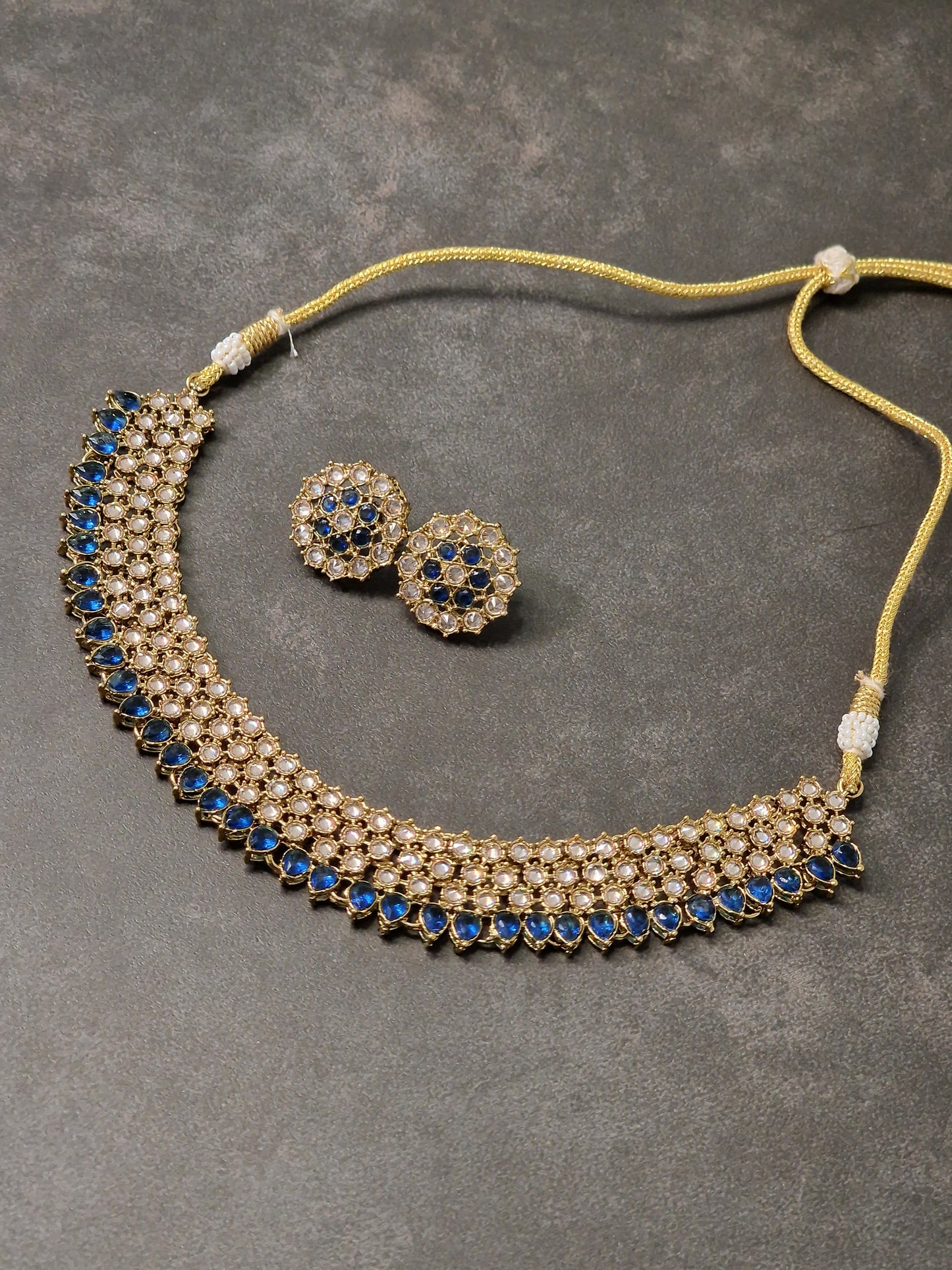Tina - Available in various colours