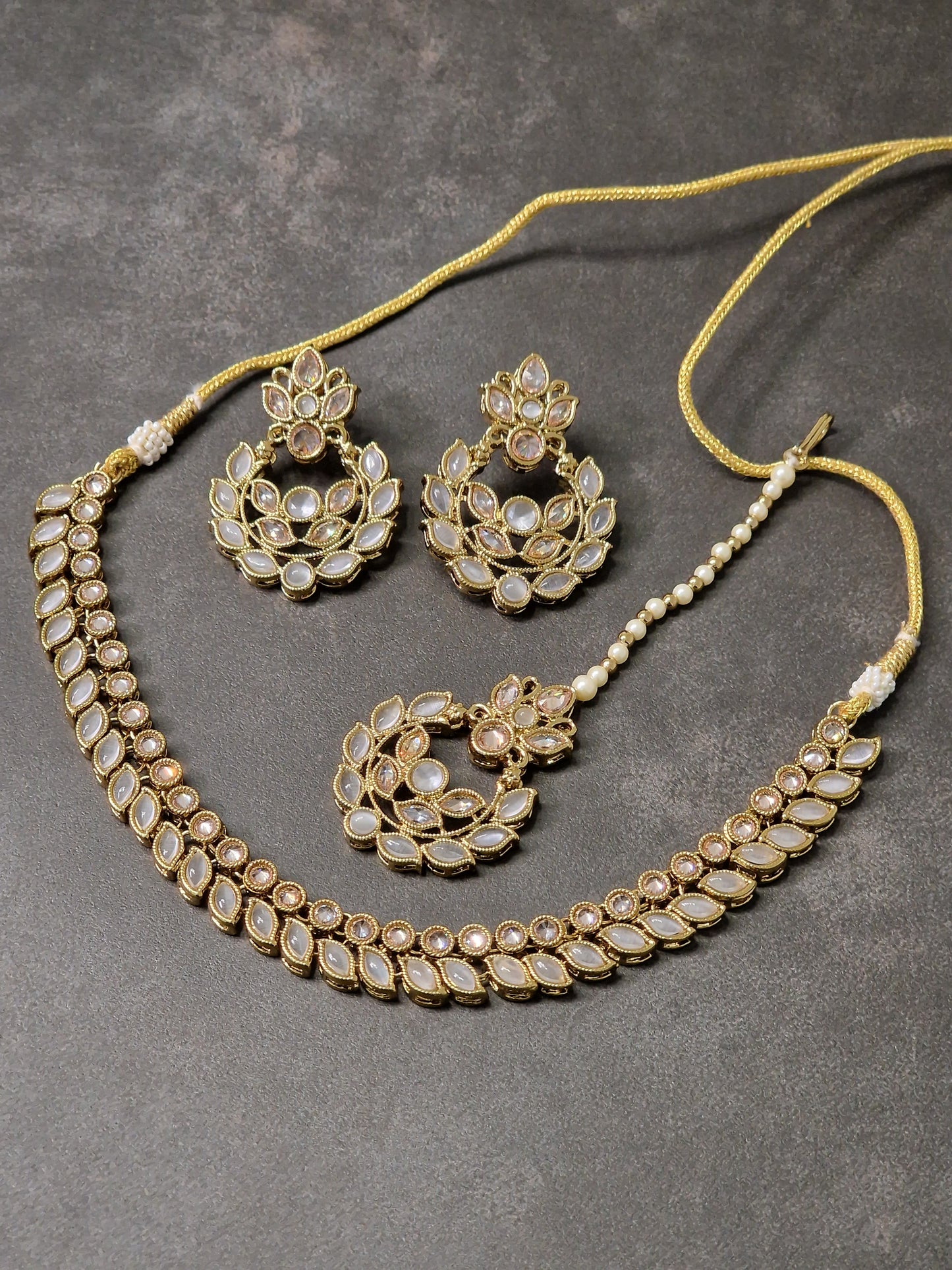 Dalia - Available in various colours