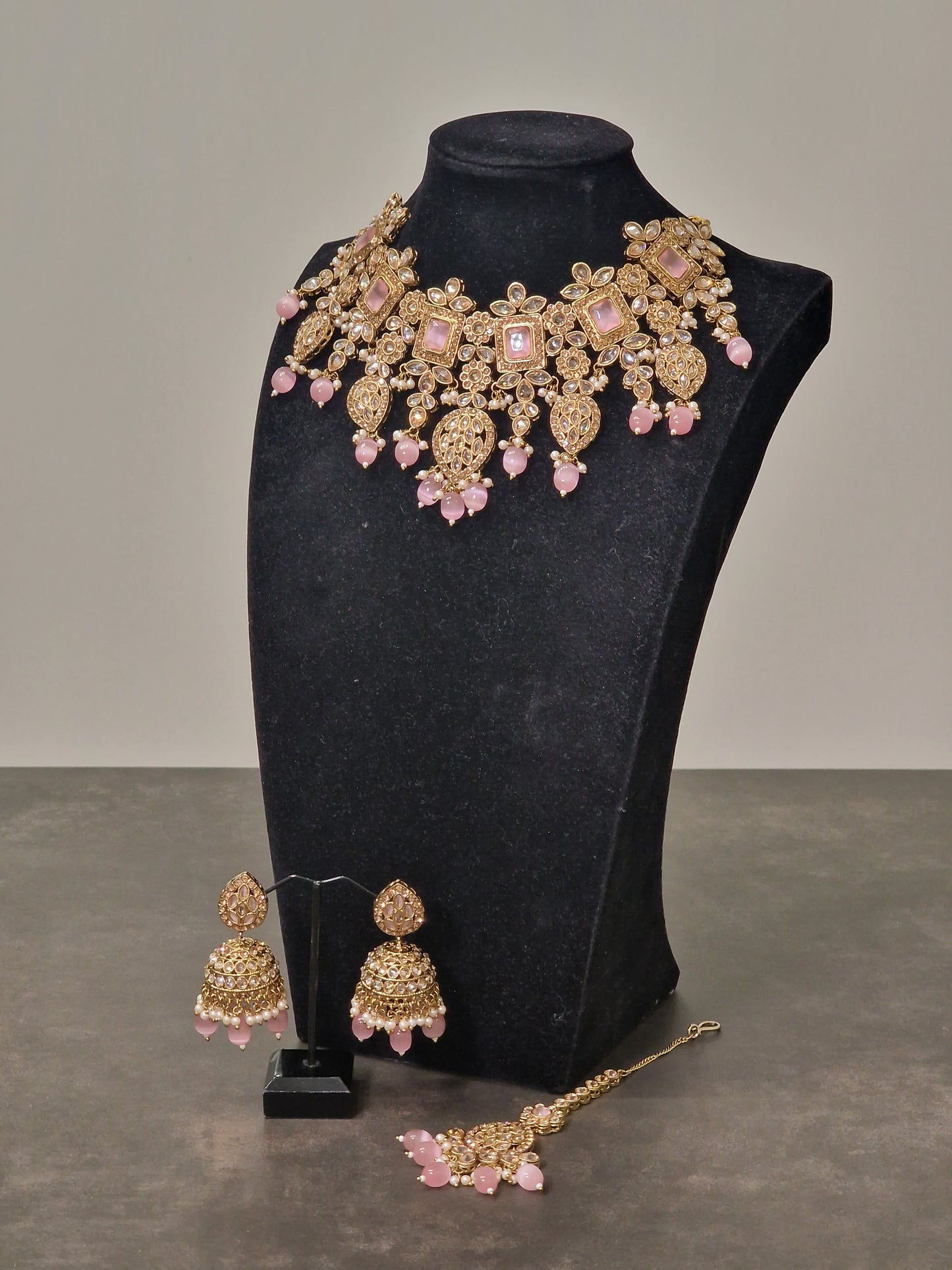 Shaana - Available in various colours