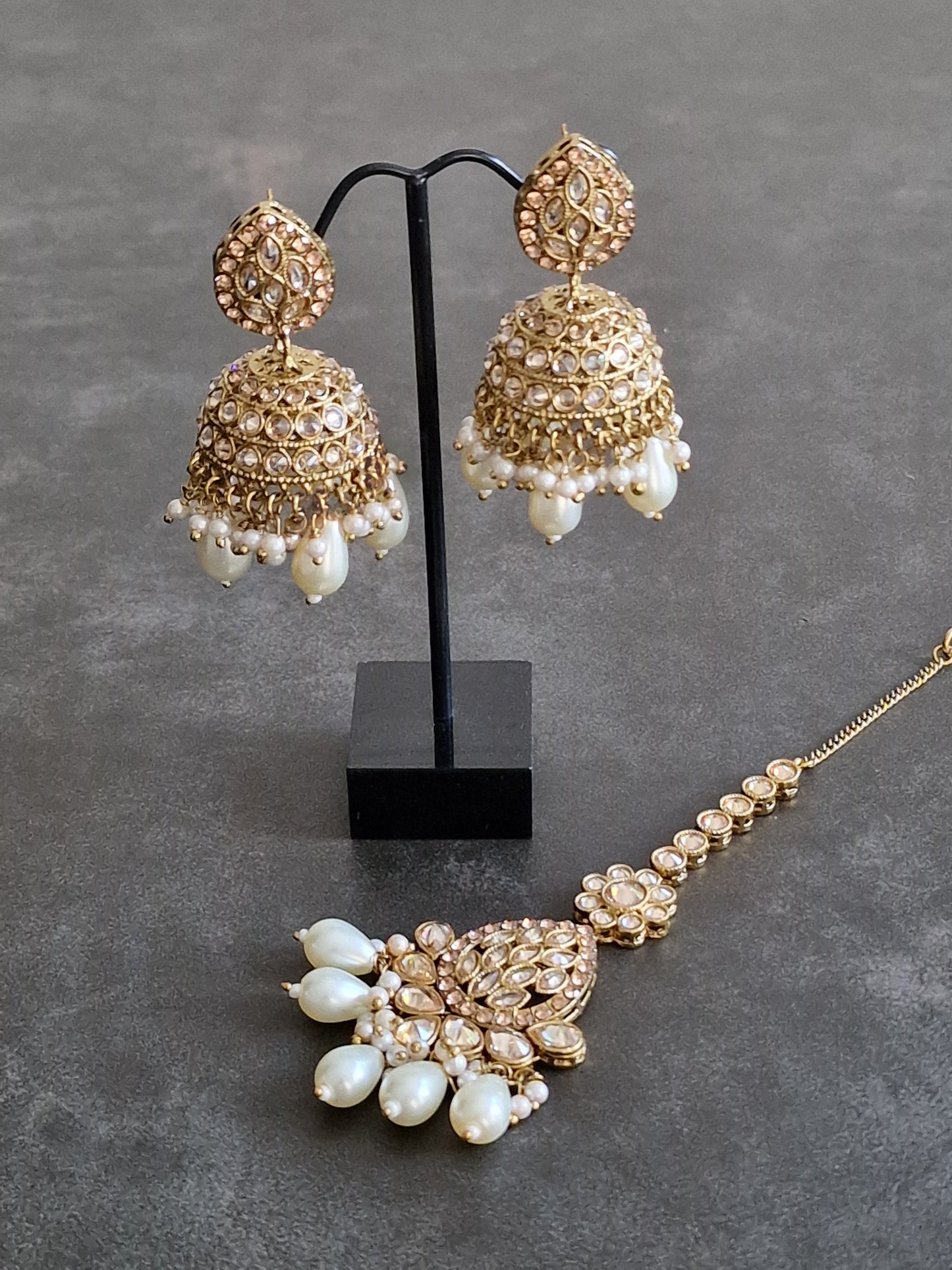 Shaana - Available in various colours