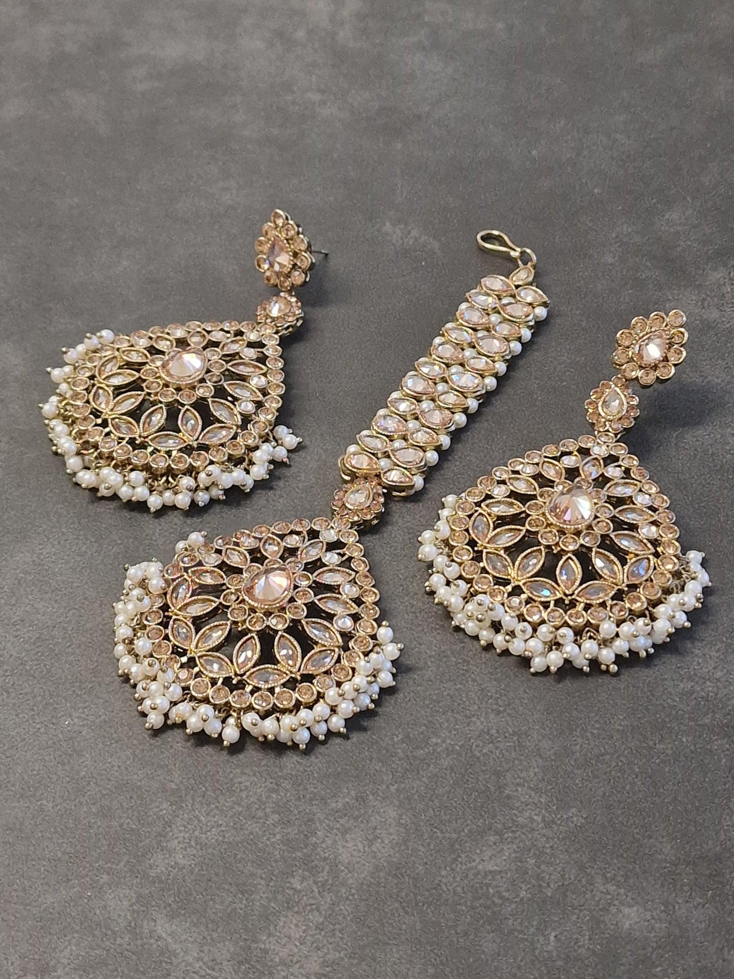 Earrings tikka sets