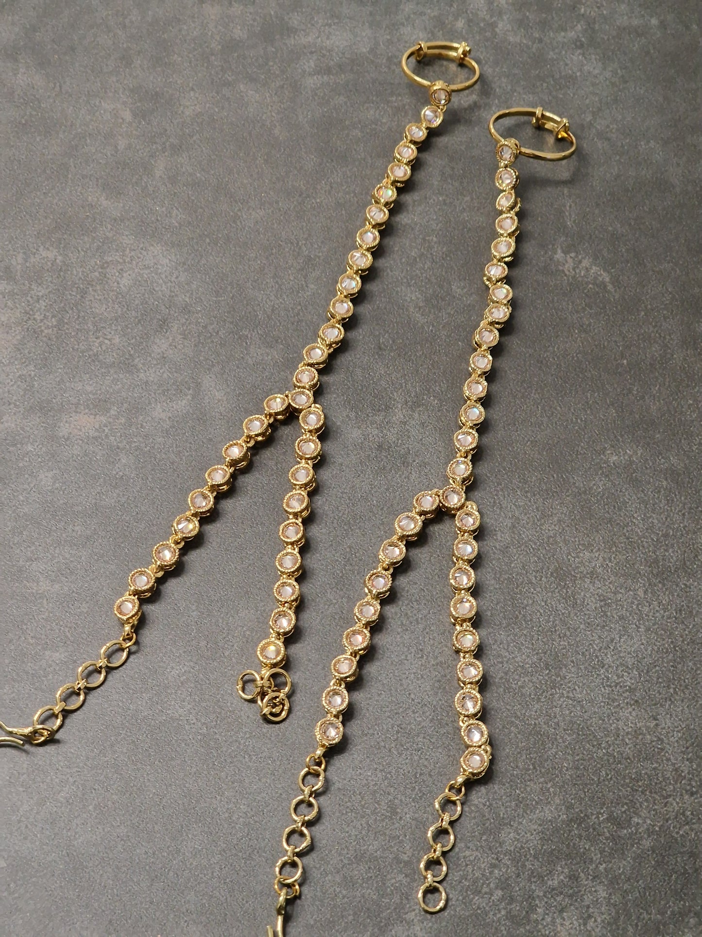 Simple gold ring hand chain