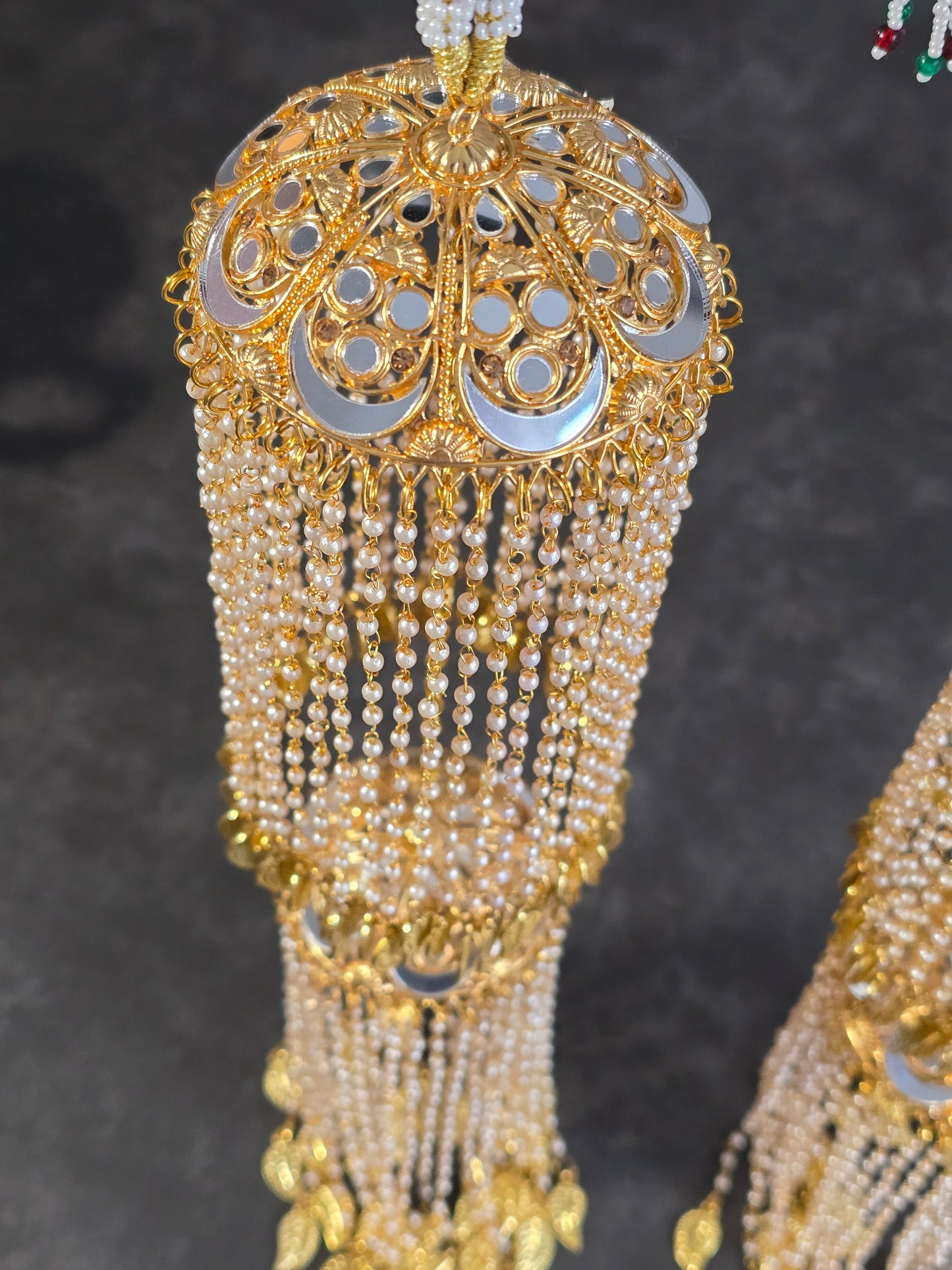 Mirrored pearl double teir kaleeray